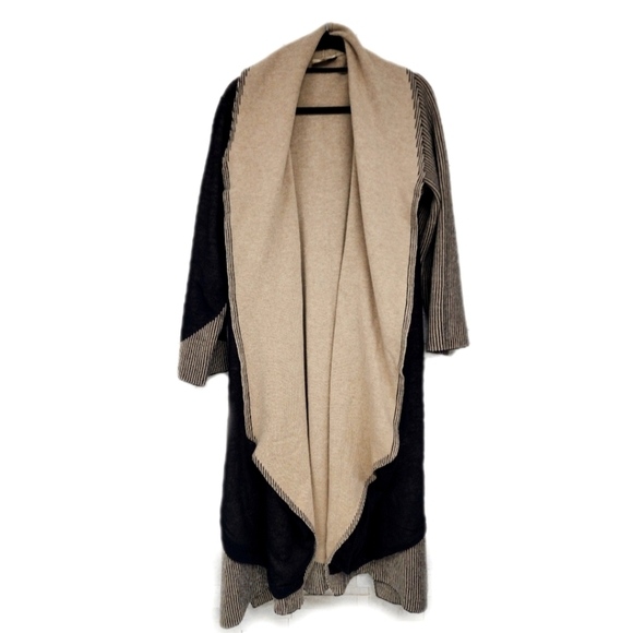 Fuzzi Sweaters - 🇮🇹 Gorgeous Long Cardigan in Pure Wool, by Fuzzi S. Giovanni in Marciano
